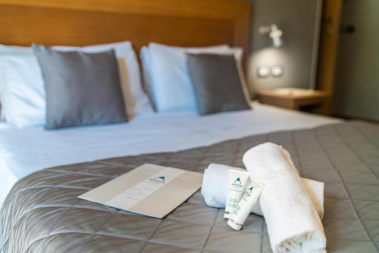 Hotel Martini Lignano Sabbiadoro Bagian luar foto