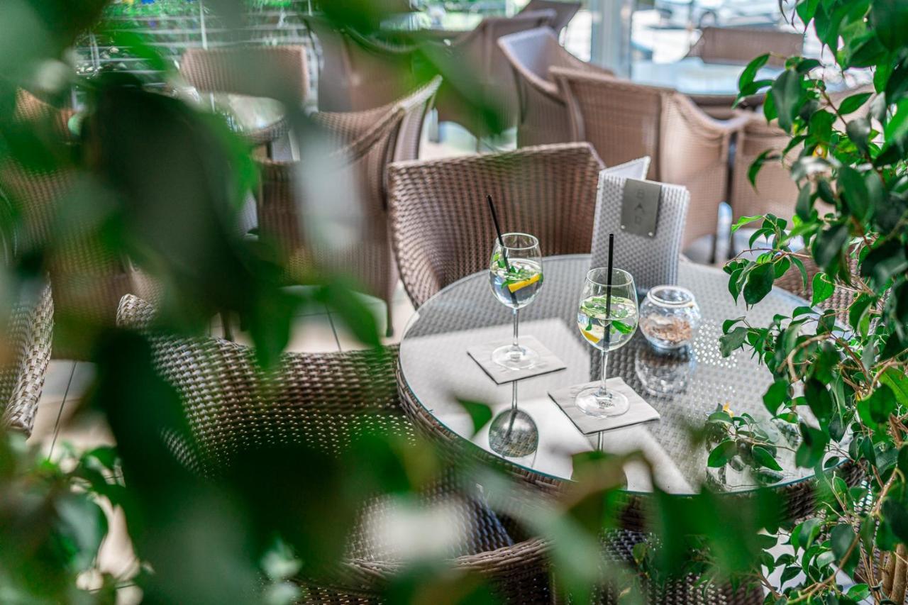 Hotel Martini Lignano Sabbiadoro Bagian luar foto